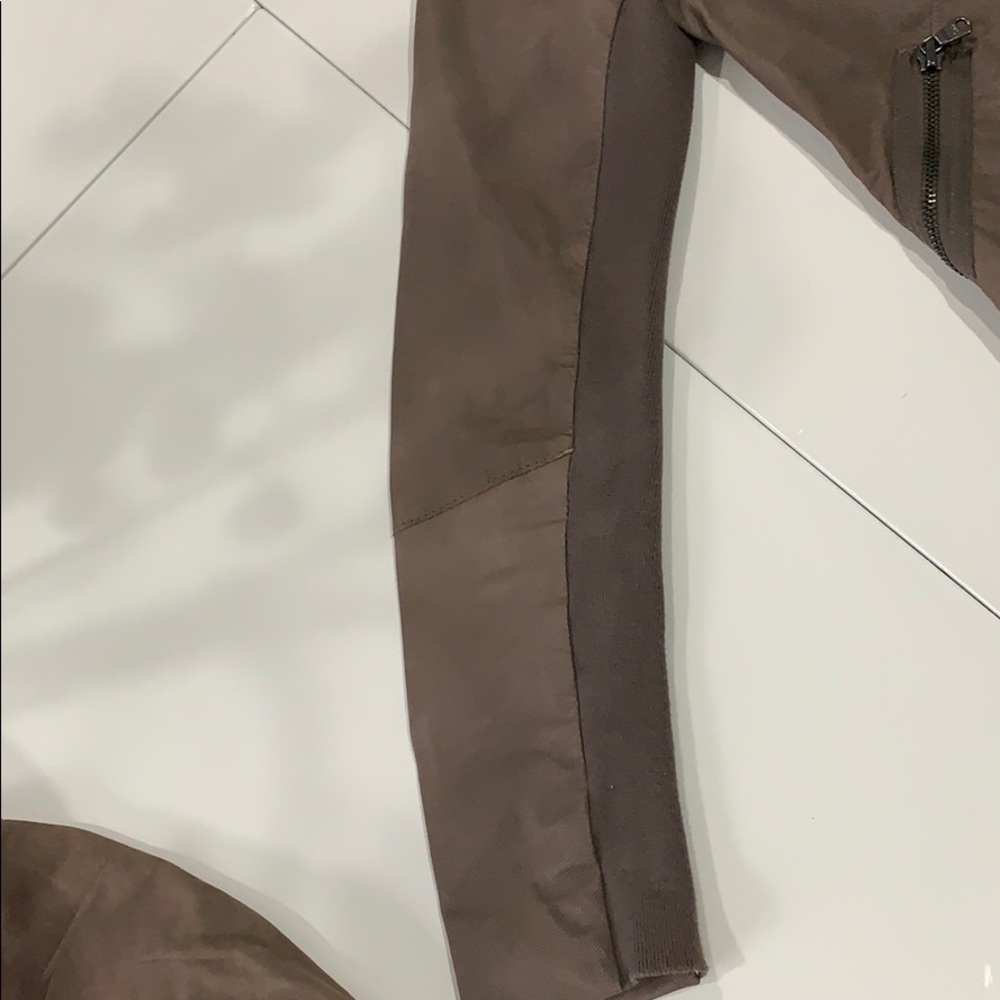 Motor jacket - Picture 6 of 11